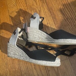 Black &Cream comfortable sling on summer